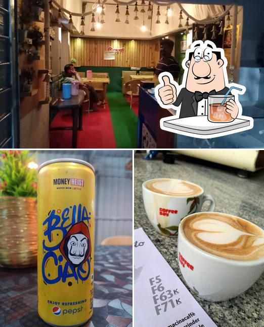 The picture of Rotti Mane (Manu’s Resto Cafe)’s drink and interior