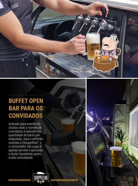 Peça um copo de cerveja leve ou escura