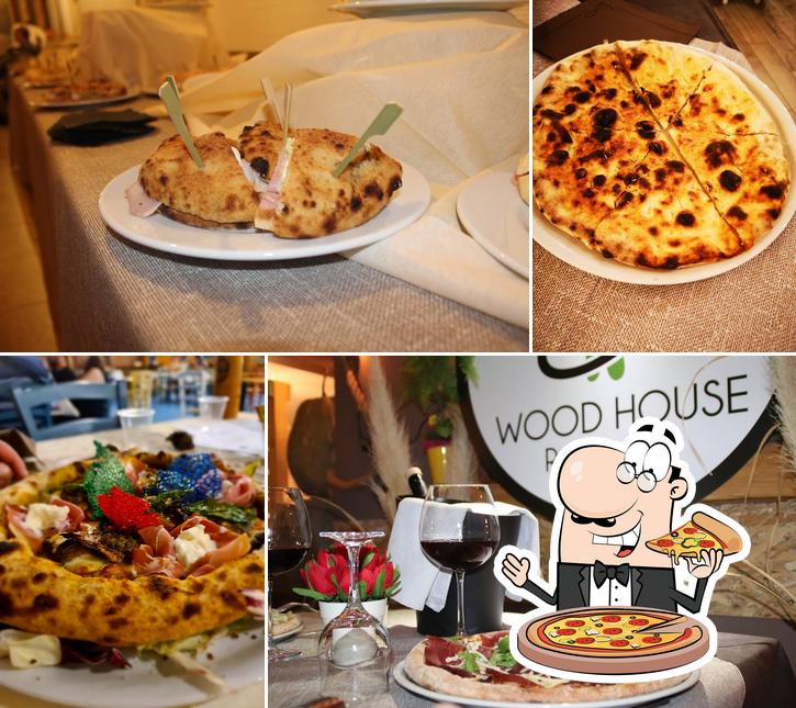 Scegli una pizza a WOOD HOUSE Risto Pizza