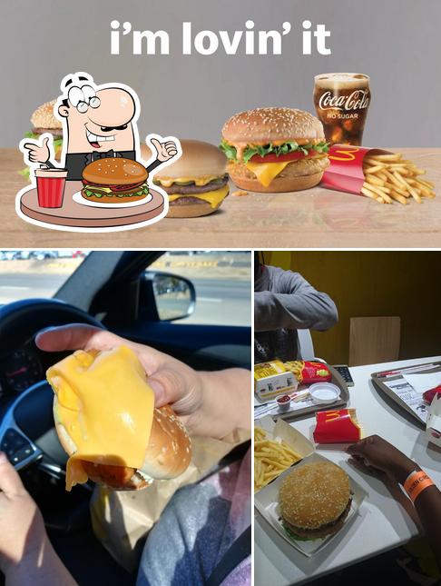 Prueba una hamburguesa en McDonald's Blackheath Drive-Thru