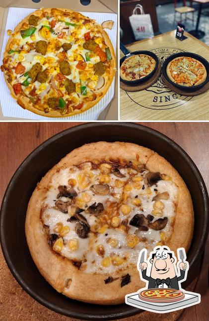 At Pizza Hut Highstreet Phoenix Lower Parel, Mumbai, you can taste pizza