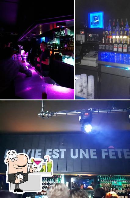 L’image de la comptoir de bar et de l'alcool concernant Le Chamboul'tou