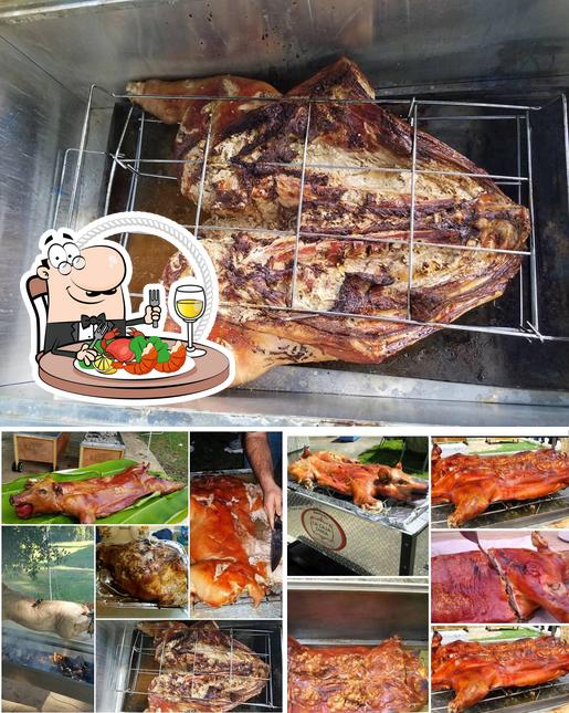 Try out seafood at Lechon A La Cubana
