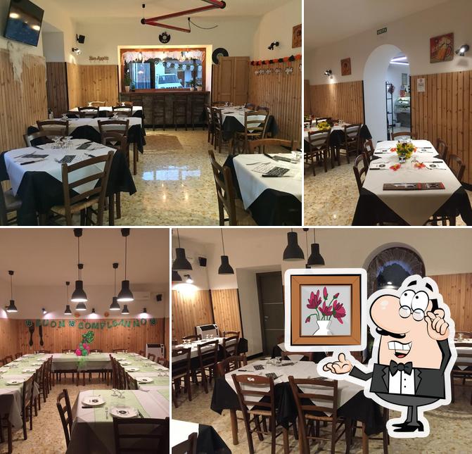 Dai un'occhiata agli interni di BAR PIZZERIA 45 GIRI