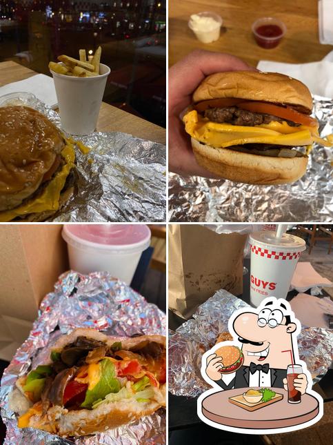 Commandez l'un des hamburgers offert par Five Guys