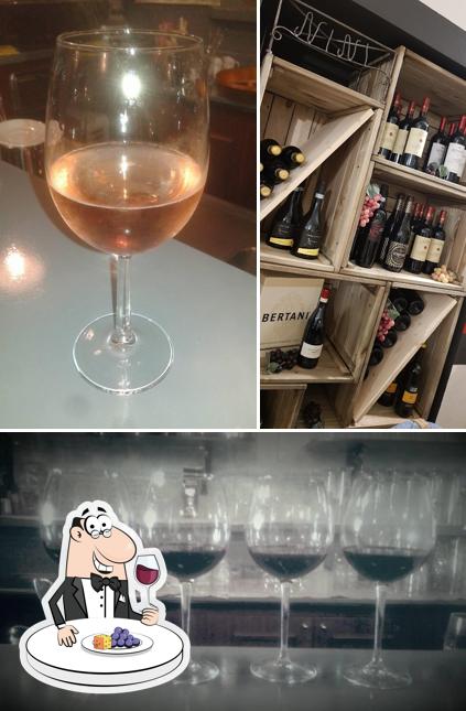 È gradevole bersi un bicchiere di vino a Bar Nini di Virginia Pezzoni