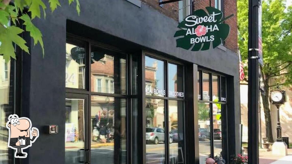 Sweet Aloha Bowls in Royersford Restaurant menu and reviews