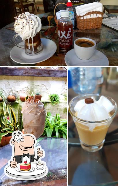 Estação café ESTAMOS EM FÉRIAS COLETIVAS! VOLTAMOS EM ABRIL! provê uma gama de pratos doces