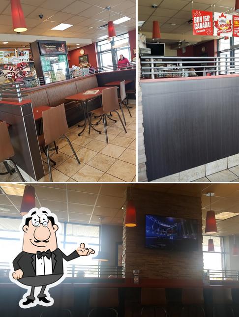 L'intérieur de Tim Hortons