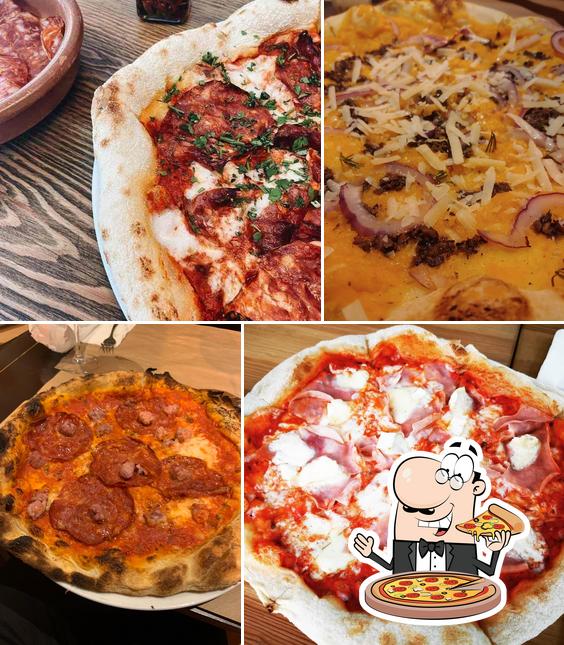Get pizza at Pizzeria Pepe Verde Ericeira