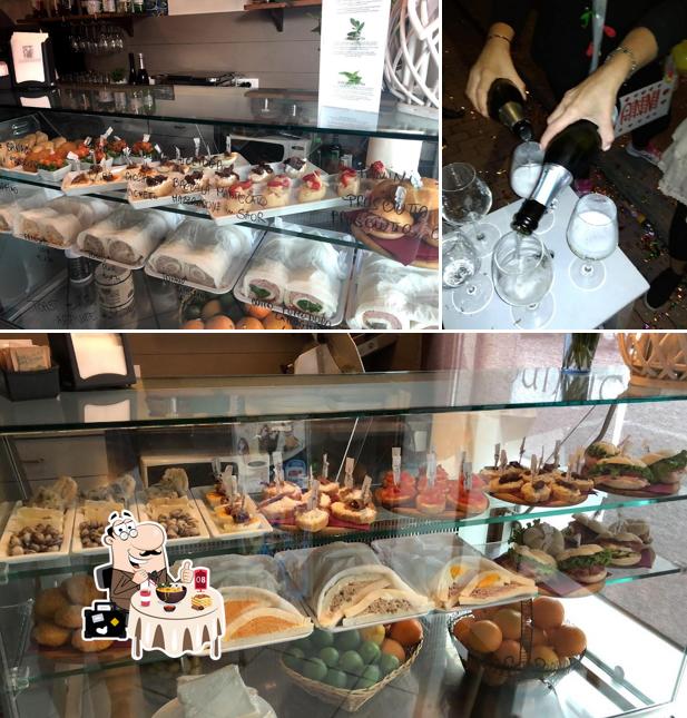 La foto della cibo e vino di Fora dal comune caffè