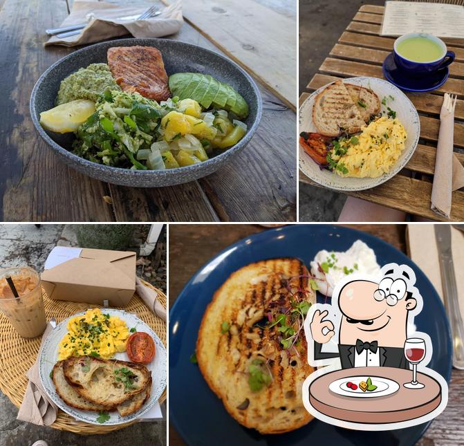 Blueys Santa Monica in Santa Monica Restaurant menu and reviews