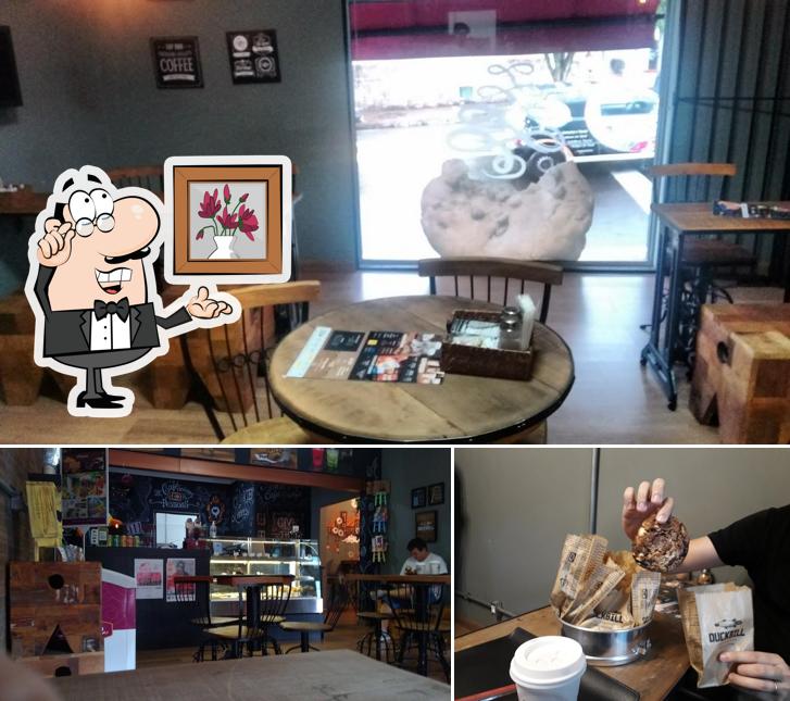 O interior do DUCKBILL - Cookies & Coffee