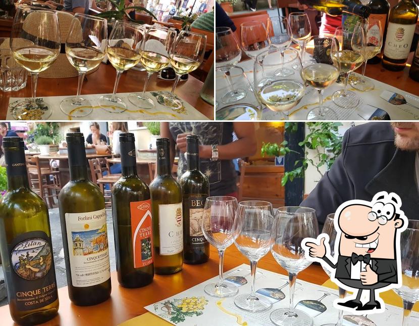 Ecco un'immagine di Enoteca Internazionale Monterosso Al Mare