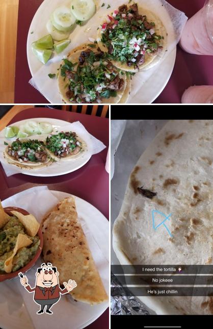 Еда в "Antojitos Mexicanos"