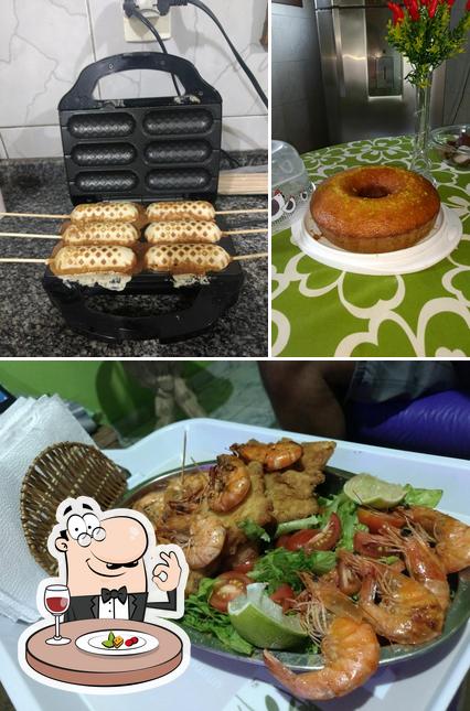 Comida em Milesi bolos e salgados