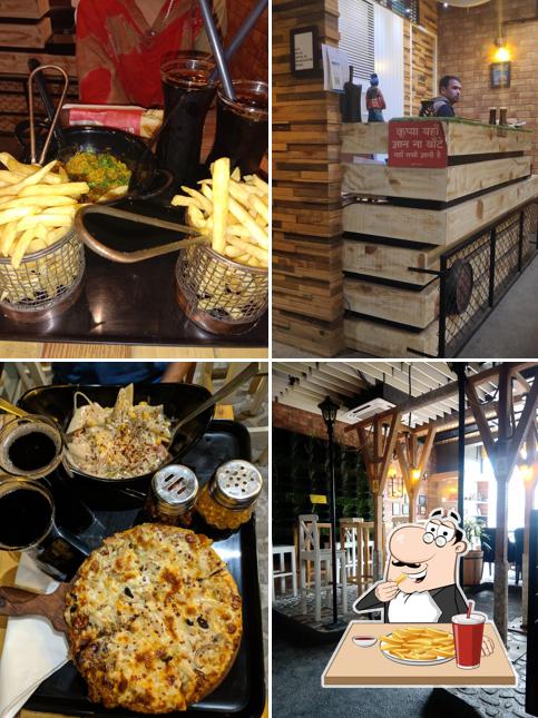 Order French fries at Ginni Buns