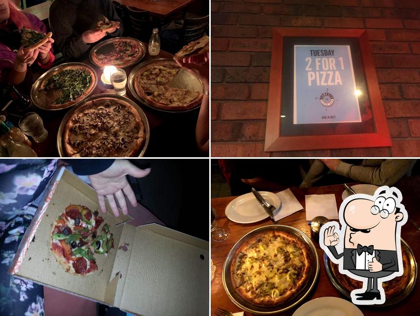 Compass Pizza & Bar in Brunswick East Restaurant menu and reviews