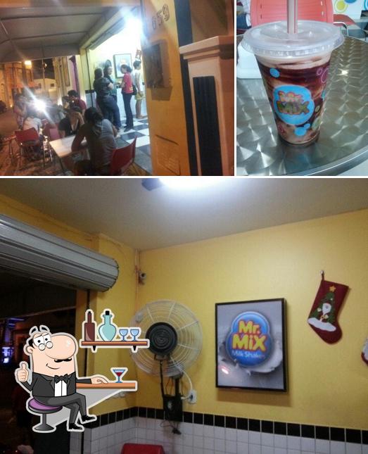 A foto do Mr. Mix Milk Shakes’s interior e bebida