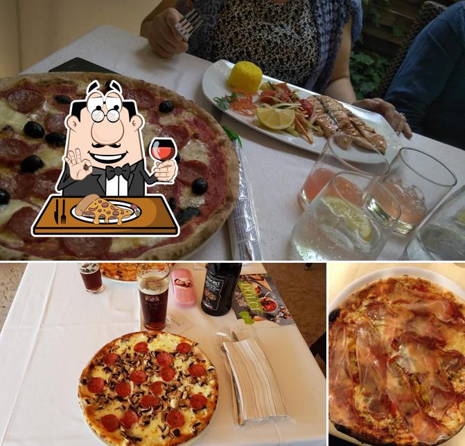 Prova una pizza a Pizzeria Ristorante La Corte