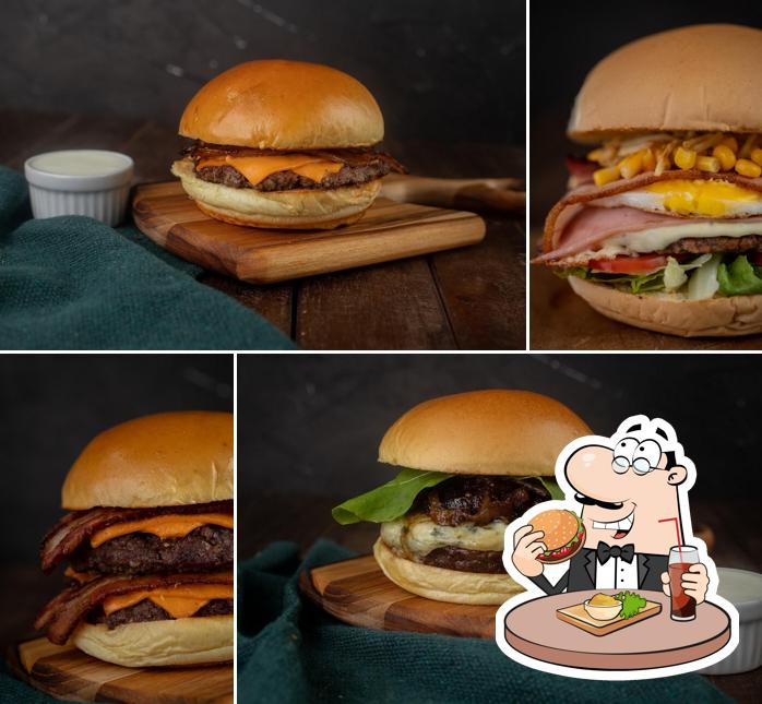 Delicie-se com um hambúrguer no Pede um Fred Burguer Hamburgueria em Juiz de Fora