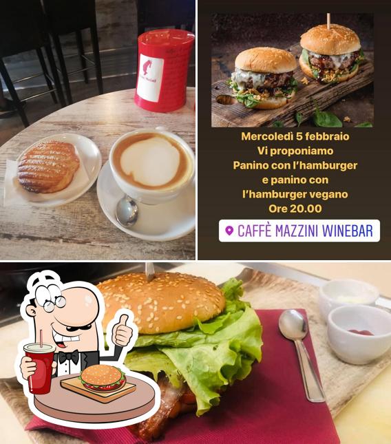 Ordina un hamburger a Caffè Mazzini Winebar