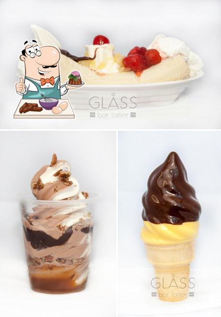 Glåss & Tåkoss sert une variété de desserts