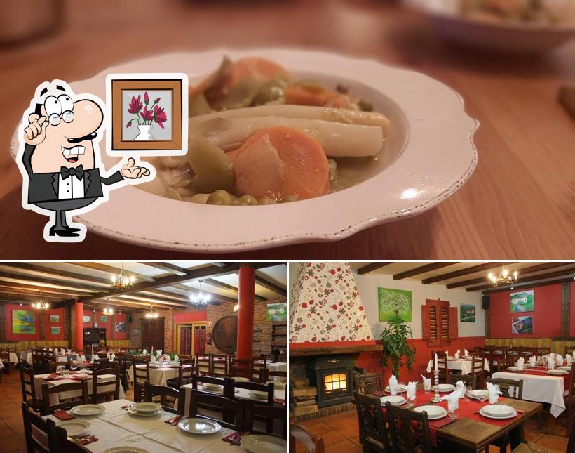 The photo of Restaurante Elizondo’s interior and food