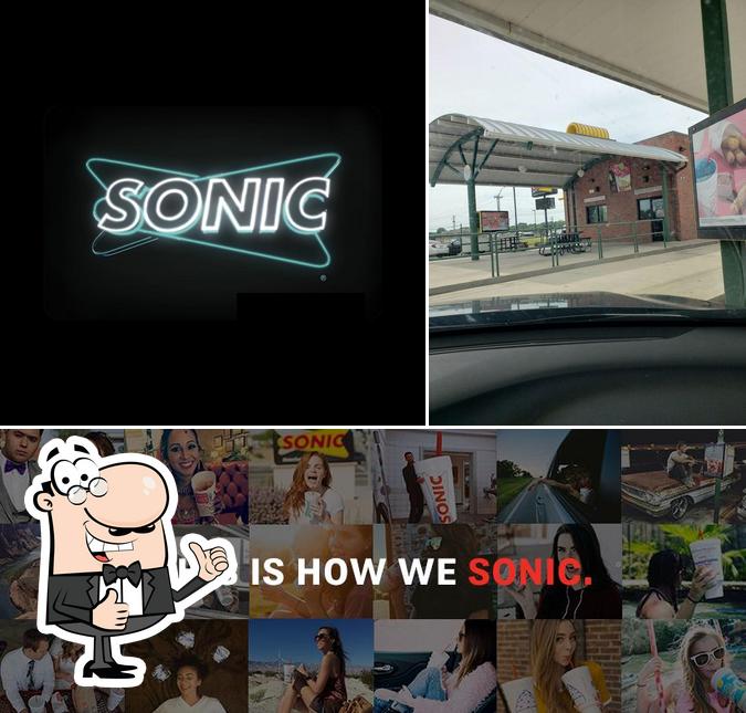 Look at this image of Sonic Drive-In