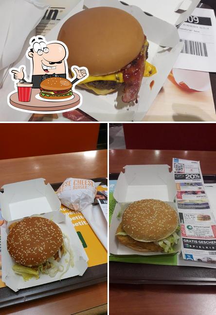 Prova un hamburger a McDonald’s Restaurant