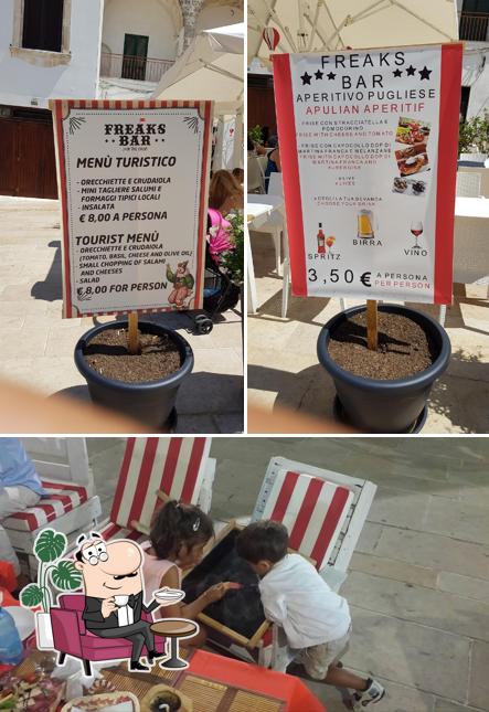 Gli interni di Freaks Bar & Food