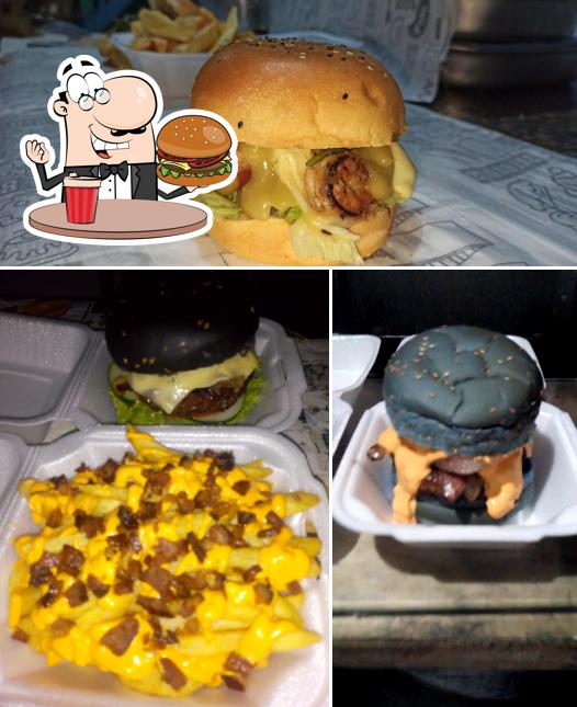 Peça um hambúrguer no Burger776 artesanal na brasa