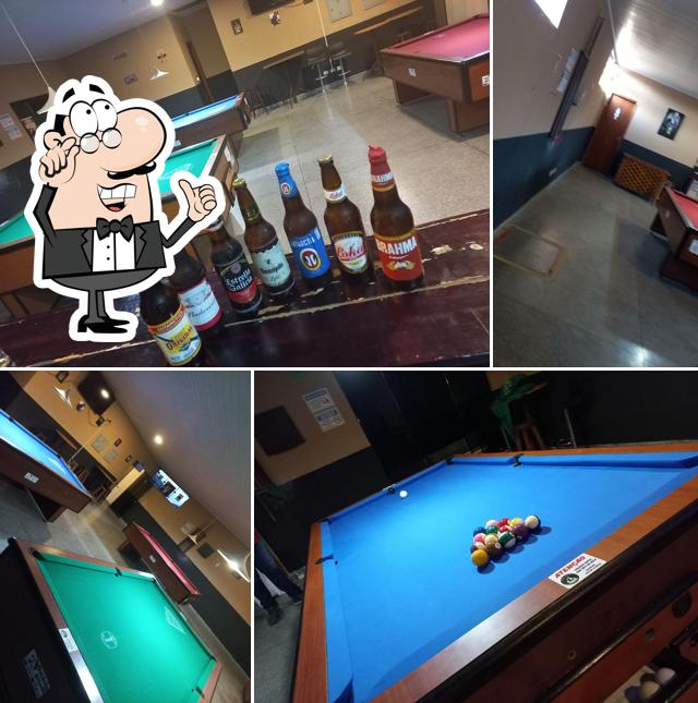 O interior do Coliseu Snooker e Bar