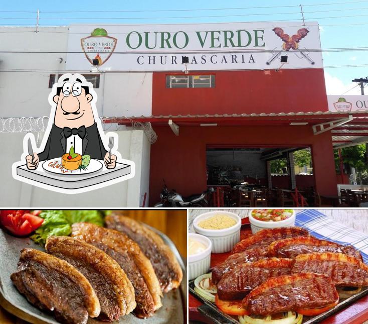 O Churrascaria Ouro Verde se destaca pelo comida e interior