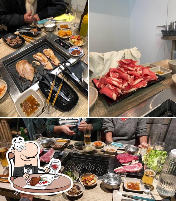 Prenez des repas à base de viande à Youjung Barbecue Coréen