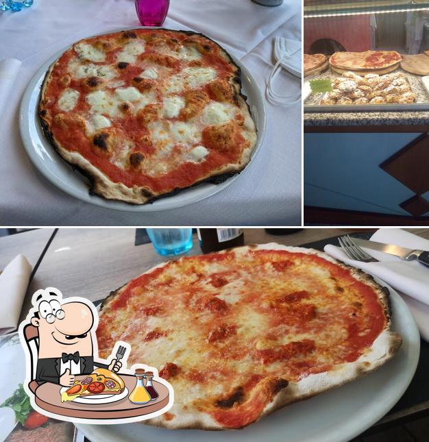 Prenditi una pizza a Pizza Pazza A Pezzi