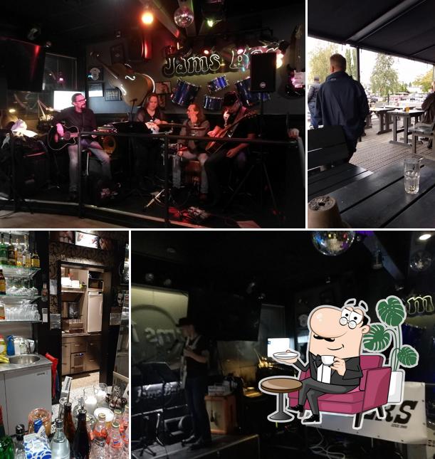 Jams Bar, Lieto Restaurant reviews