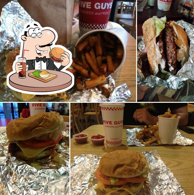 Five Guys, 801 Northcrest Shopping Center in Fort Wayne Restaurant