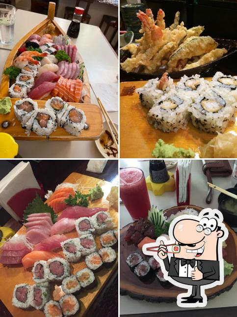 No Tanuki Sushi, você pode pedir sushi