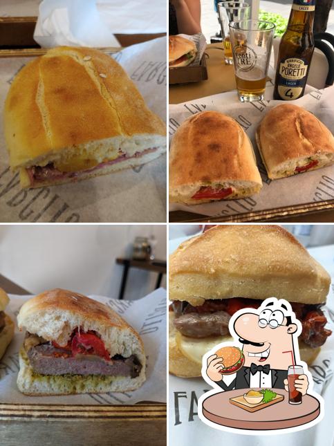 Gli hamburger di Farcito - Pane, pokè e tapas potranno soddisfare i gusti di molti