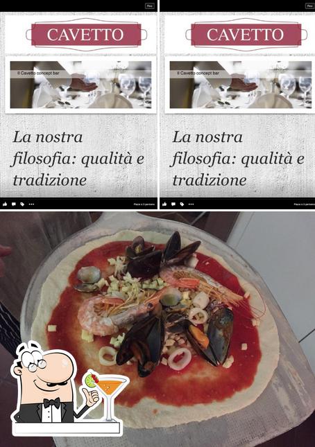 Questa è la immagine che presenta la bevanda e frutti di mare di Il Cavetto ristorante tradizionale, vegan, gluten free, detox e healty bar