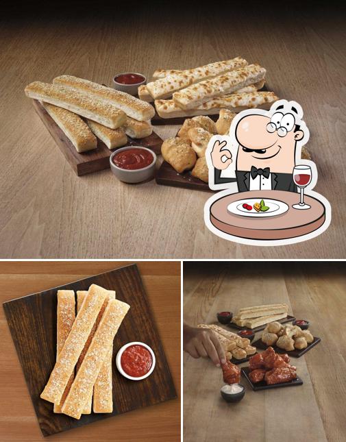 Pizza Hut, 2335 W Shady Grove Rd in Irving Restaurant menu and reviews