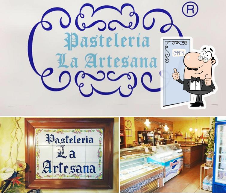 Взгляните на изображение кафе "Cafetería la Artesana"