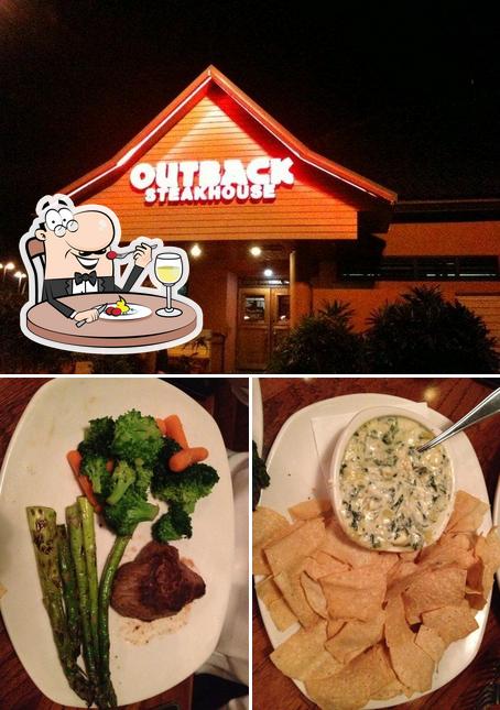 Mira las imágenes que hay de comida y exterior en Outback Steakhouse
