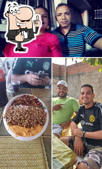 Look at this picture of Bar Do Isaias