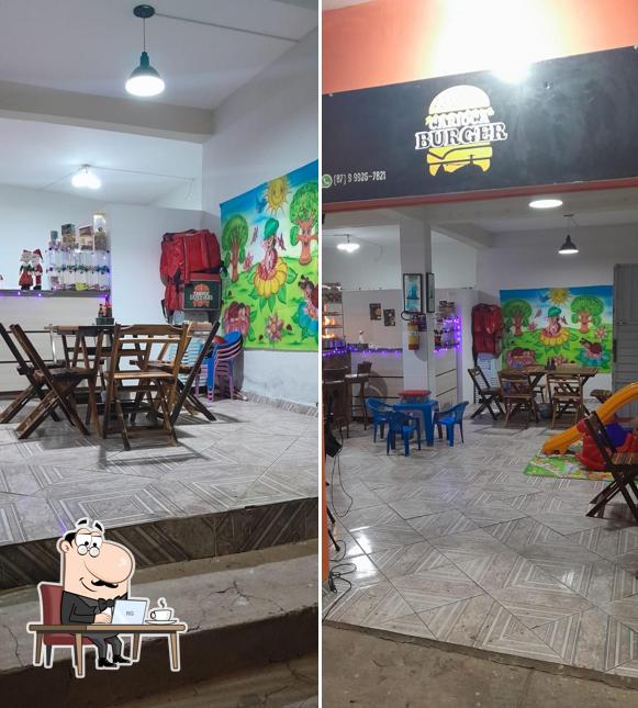 O interior do carioca burger