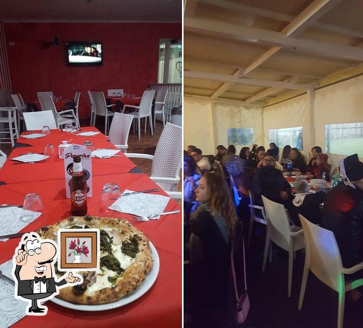 Dai un'occhiata agli interni di Clubhouse Burger