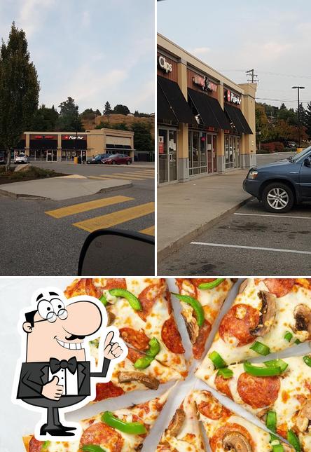 Look at this picture of Pizza Hut