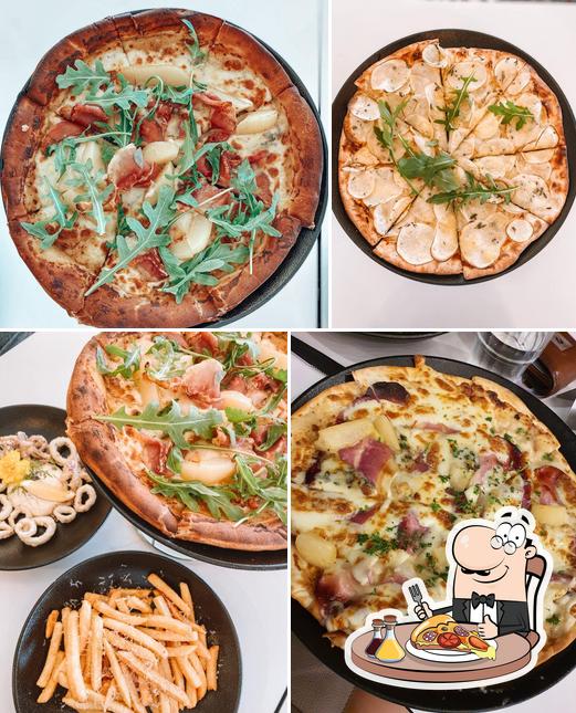 Order pizza at frankies mooloolaba