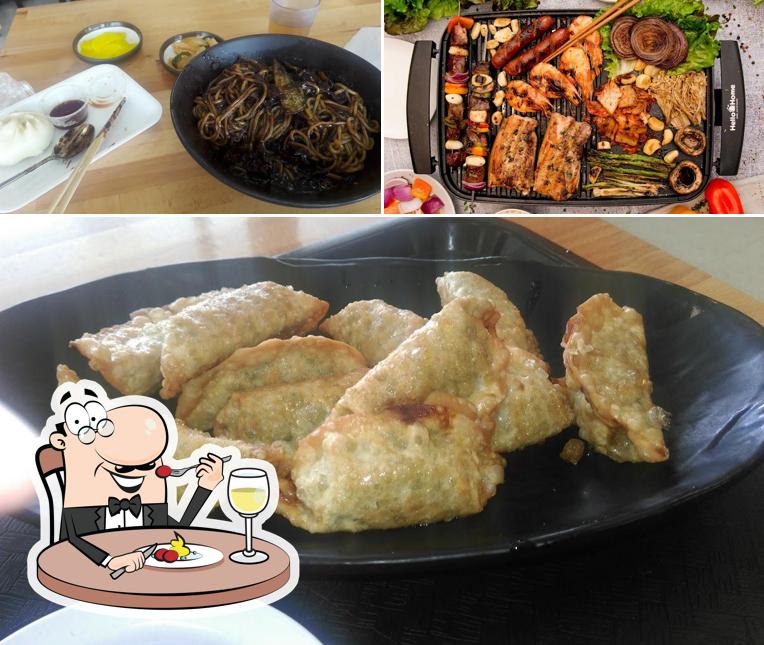 H Mart Troy, 2963 E Big Beaver Rd in Troy Restaurant menu and reviews